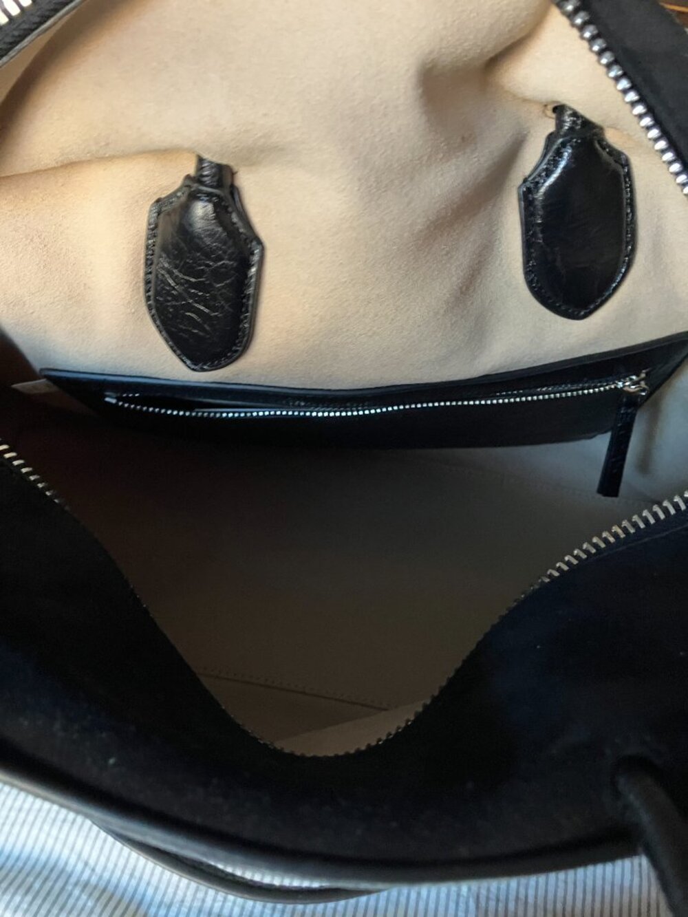 Tory Burch Larger Mercer Distressed Leather - Picture 8 of 13